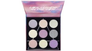 Read more about the article Rainbow Cloud Eyeshadow Create Mesmerizing Magical Eye Looks
