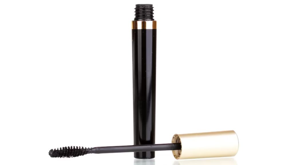 Read more about the article Is Telescopic Gold Mascara Waterproof Discover Its Long lasting Brilliance