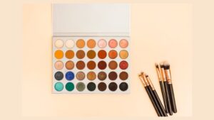 Read more about the article Uncover The Best Eyeshadow Palette for Fair Skin Finishes
