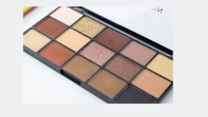 Read more about the article Best Eyeshadow Palette For Mature Skin The Ultimate Shades