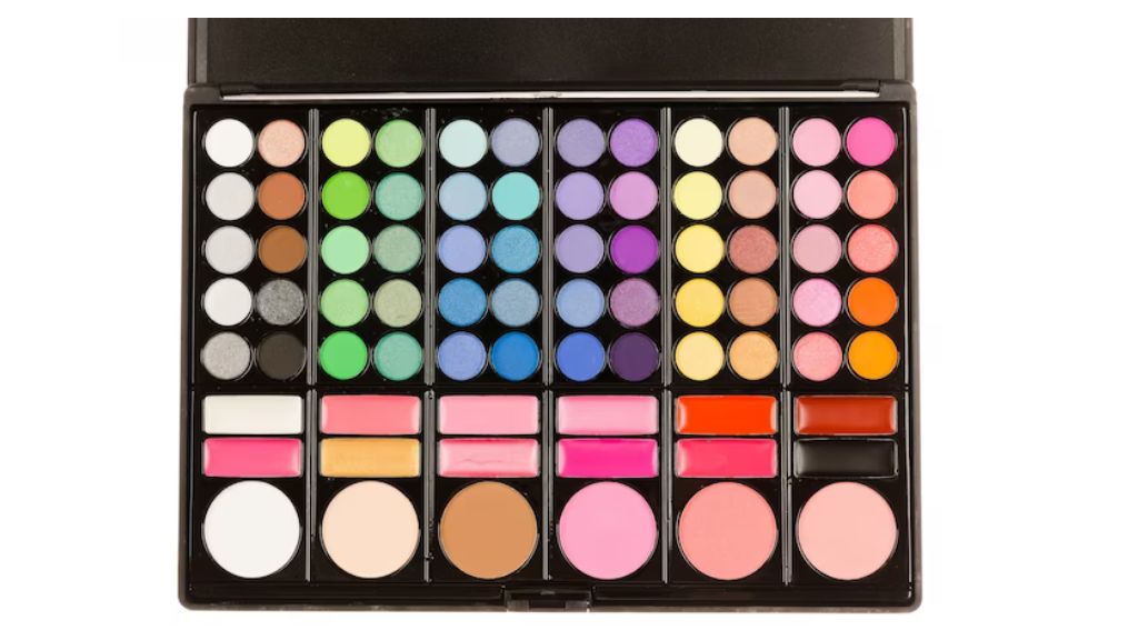 You are currently viewing Best Eyeshadow Palettes For Teens Light up Your Teens Eyes