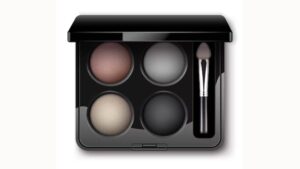 Read more about the article Black Widow Eyeshadow Palette: Unleash Your Inner Seductress