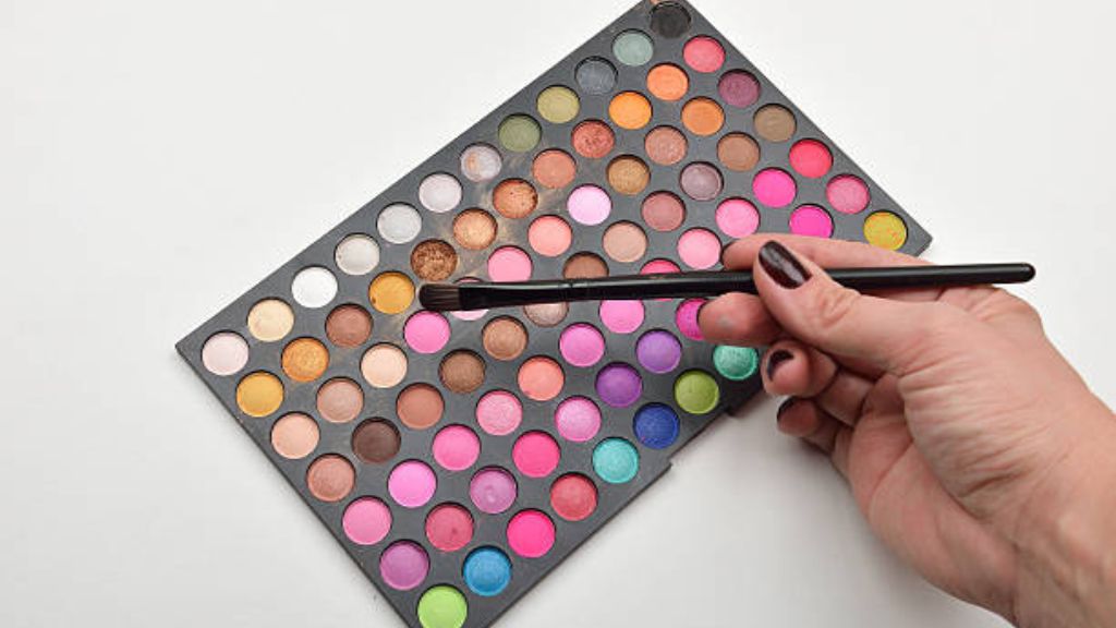 You are currently viewing Cheap Big Eyeshadow Palette: Unleash Your Inner Creativity
