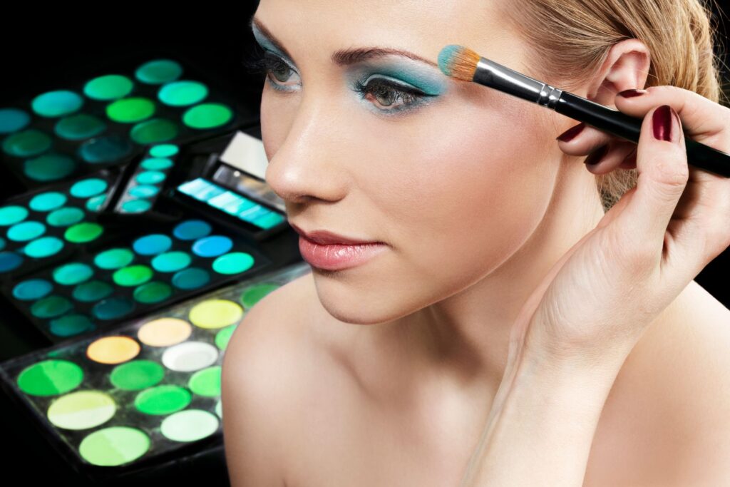 Easy Blue Eyeshadow Makeup Effortless Beauty in Minutes